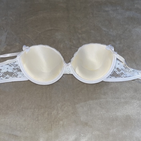 34c laced bra - Picture 4 of 5